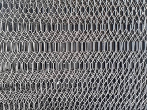 ตะแกรงเหล็กฉีก